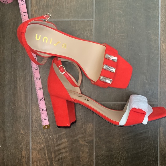 NEW Unisa Red Heels - Picture 2 of 2